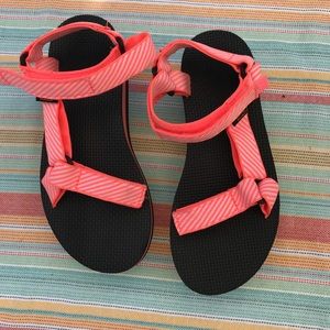 Teva flatform sandals